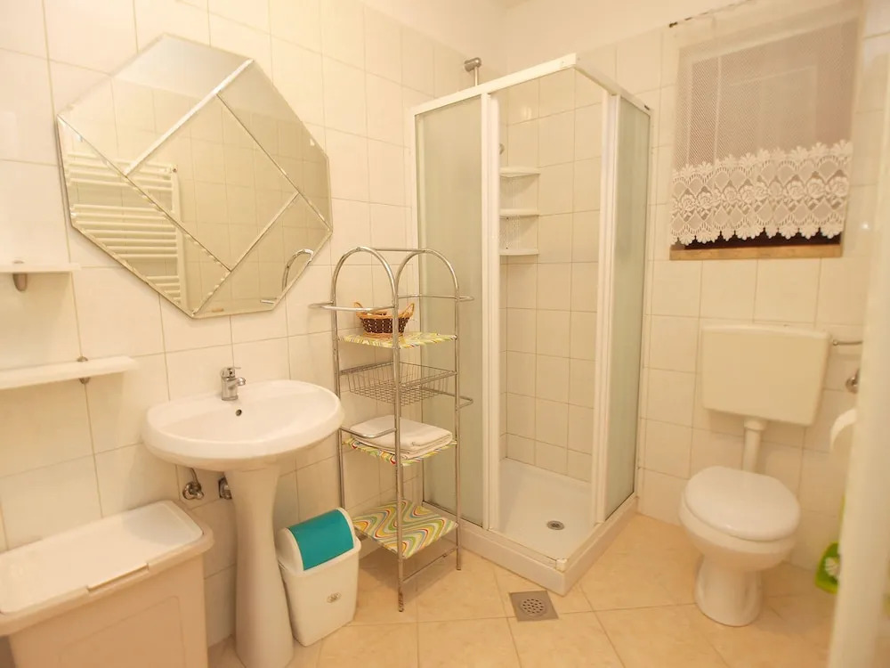 Apartment 21