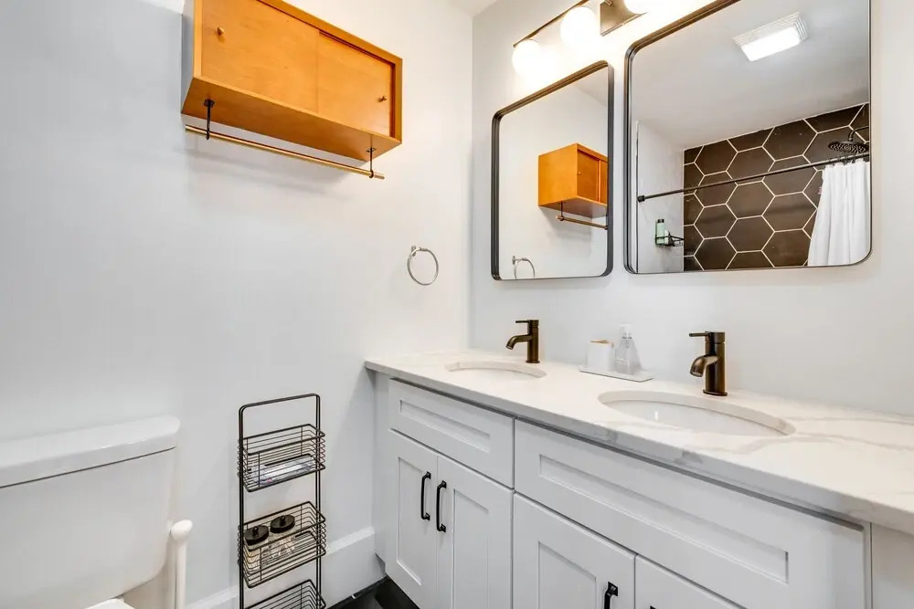 Updated Atlanta Getaway w/ Yard ~ 5 Mi to Downtown