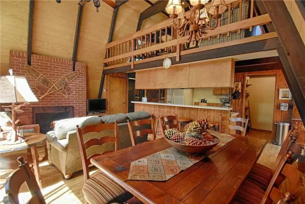 Large Deck and Bonus Room Plus Unique Features #146