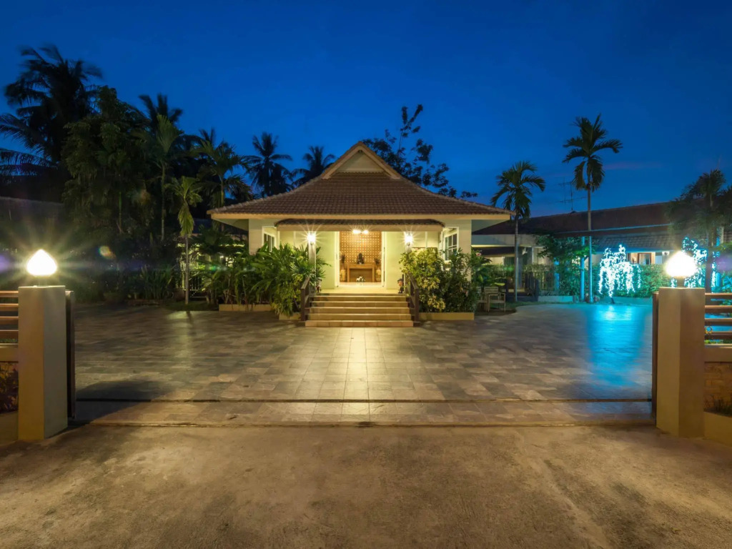 Baan Sanfan Amphawa