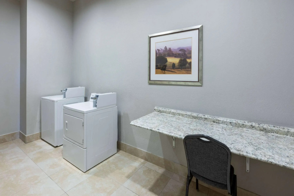 La Quinta by Wyndham Fort Worth - Lake Worth