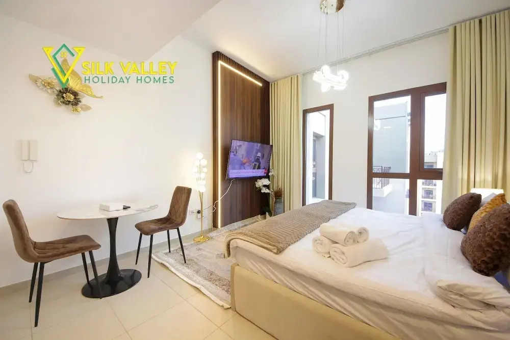 Silk Valley - Cozy Studio with pool view