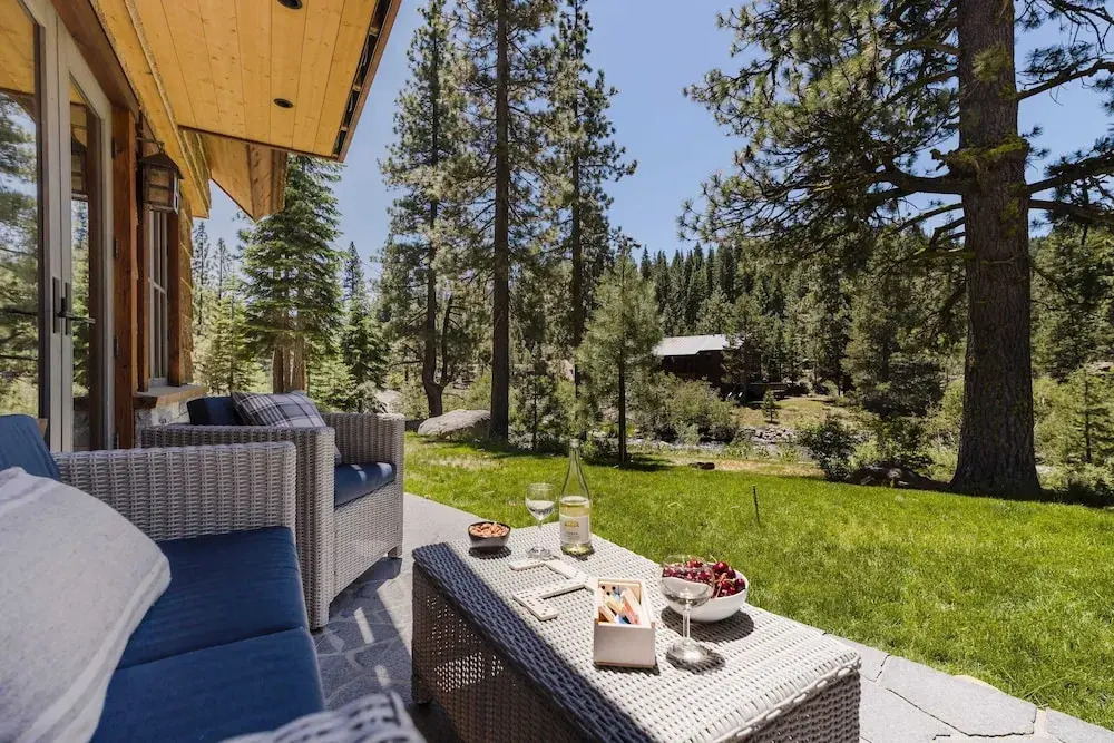Hunter by Avantstay Award-winning Riverfront Cabin 5 Minutes From Palisades