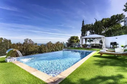 N&A Benalmádena Stunning 2bdr Villa with Sea Views