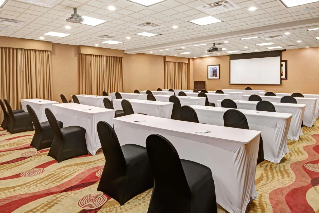 Holiday Inn Express & Suites Raleigh West - Lenovo Center by IHG
