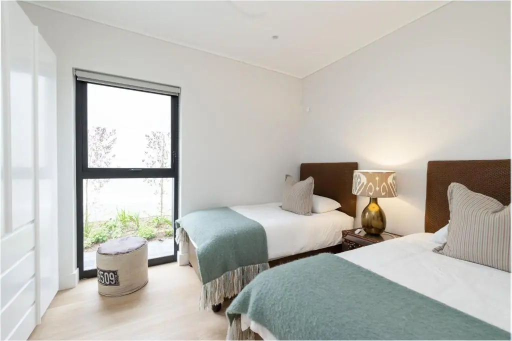 Sunset Villa - Luxury Villa 150m from the beach - top floor only