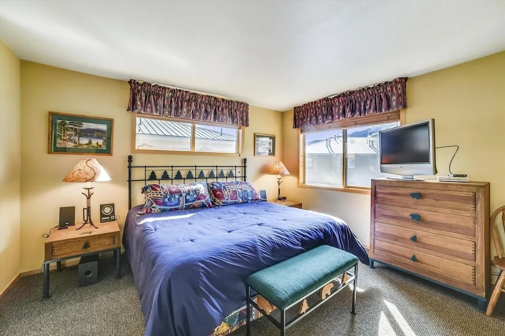 Lagoon 736d 2 Bedroom Townhouse by RedAwning