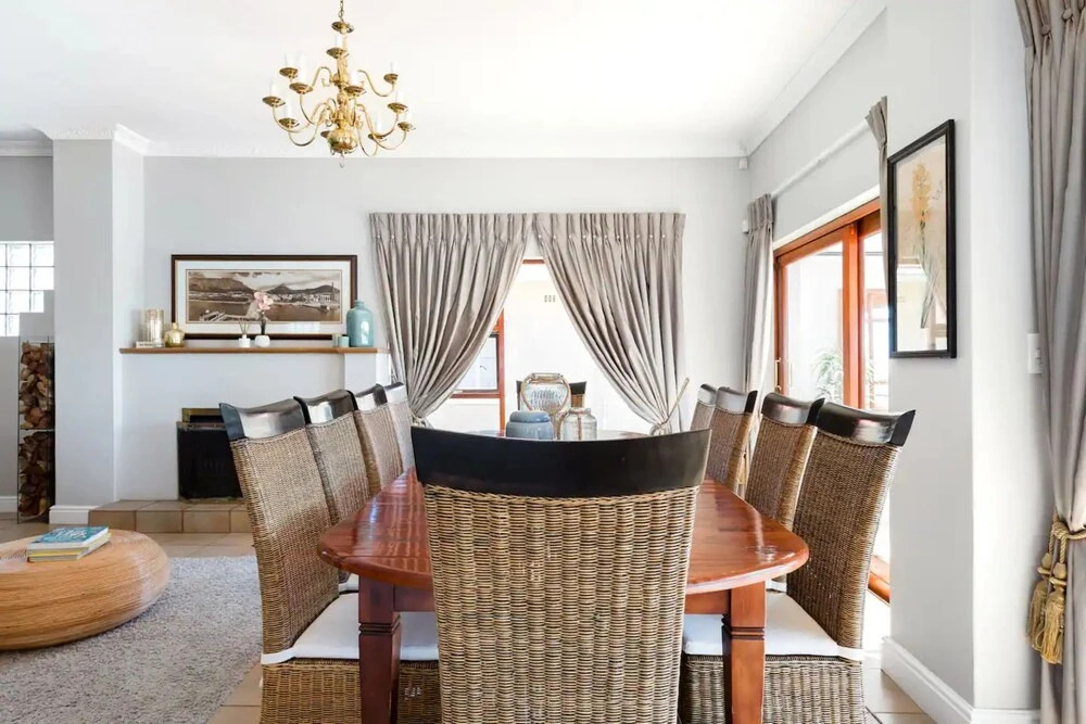 3 Bedroom Hilltop Home with Spectacular Views