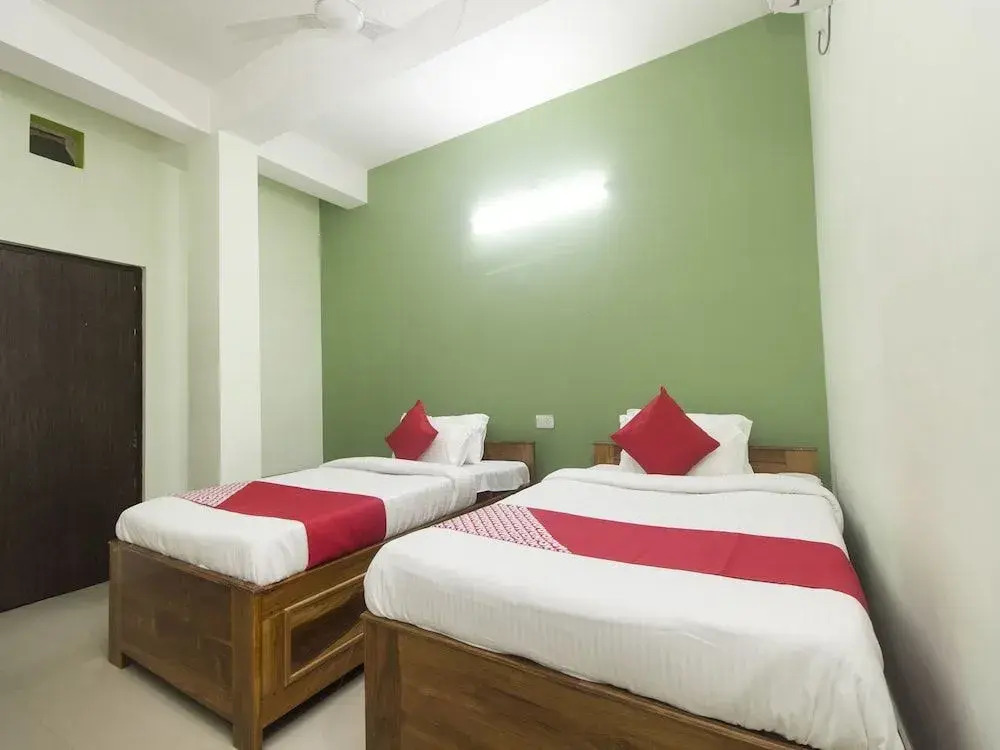 Hotel Aquarium By OYO Rooms