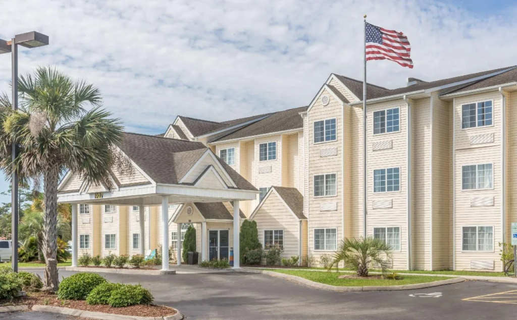 The Windstar Hotel - Carolina Beach