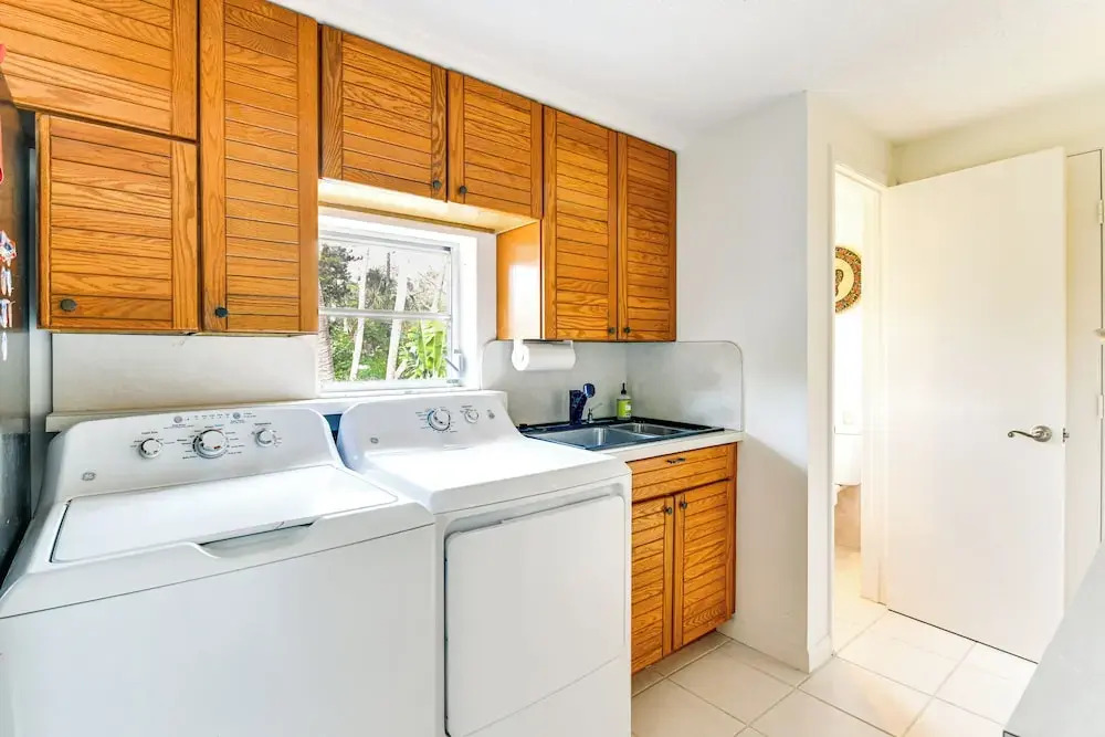 2 Mi to Beaches! Spacious Family Gem in Siesta Key