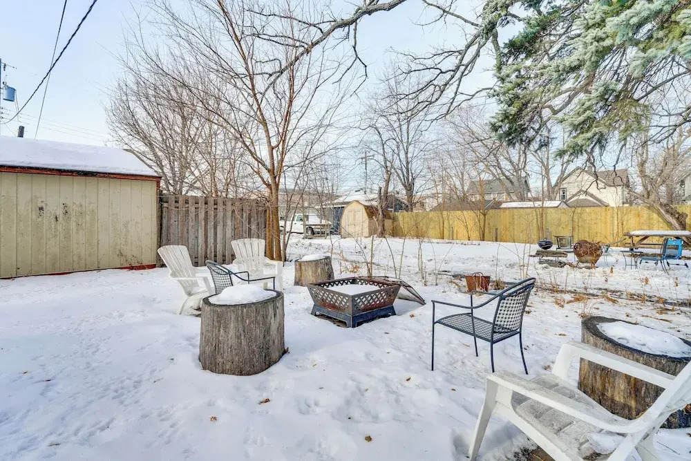 2 Mi to Nordeast Breweries: Cozy Minneapolis Home