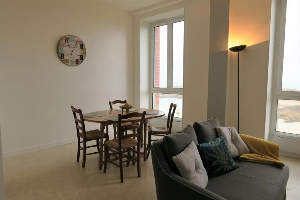 Appartement Avec Superbe Vue Mer À Tregastel - Ref 6