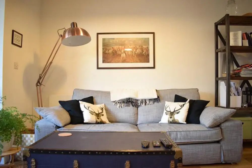 Modern 1 Bedroom Flat Near Riverside