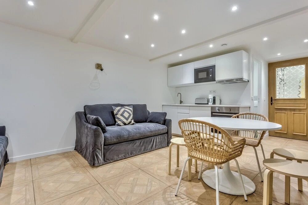 86 Urban Lovely Apartment