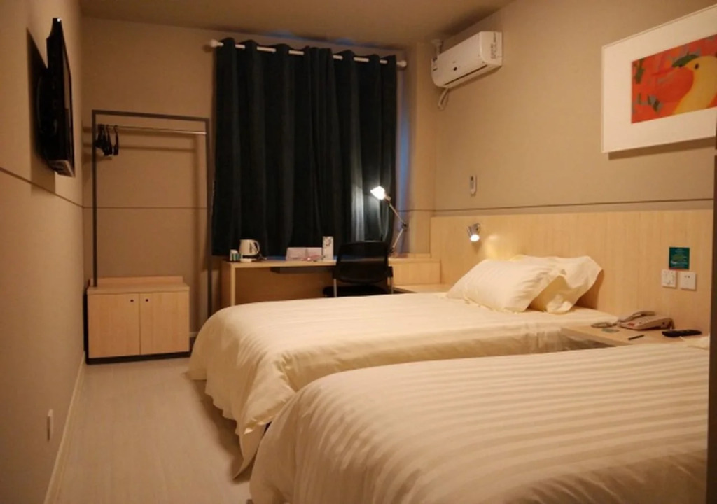 Jinjiang Inn Shanghai Gongfu Xincun Hotel
