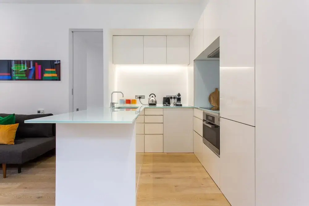 2 Bed 2 Bath Apartment Off Regent Street