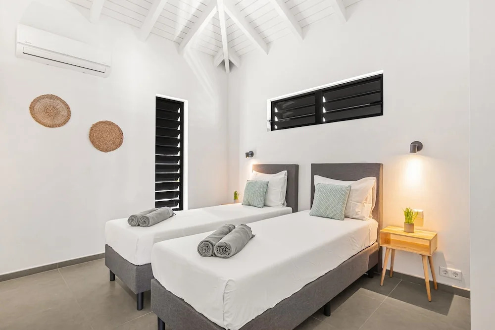 Willemstad - Mini Resort - 2 Beds - Pool - Garden