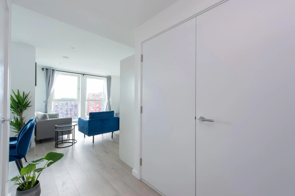 Luxury penthouse with stunning views near Canary Wharf
