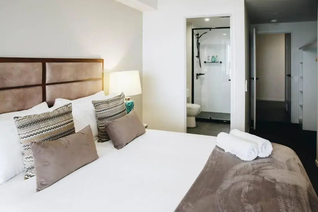 Resort Style 3 Bed 2 Bath, 200m from Beach