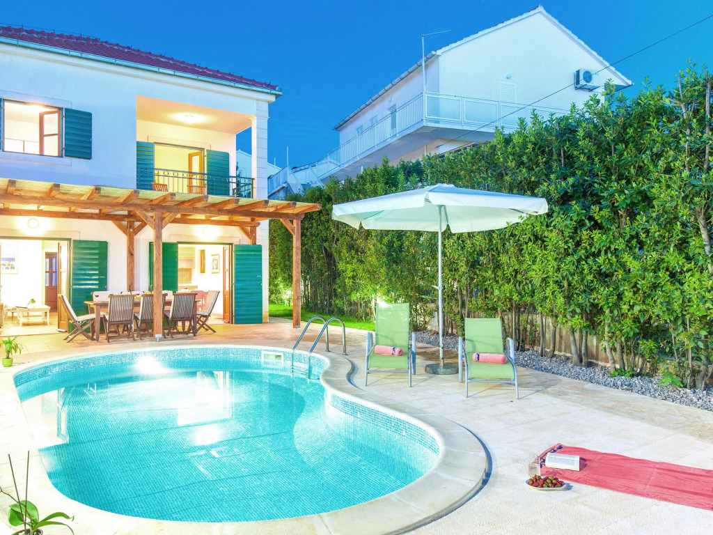 Charming Villa With Spacious Rooms and Private Swimming Pool in the Lavender Island of Hvar