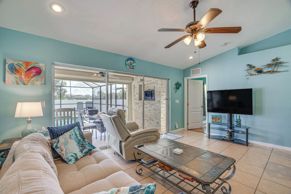 Dog-friendly Cape Coral Home: Private Pool!