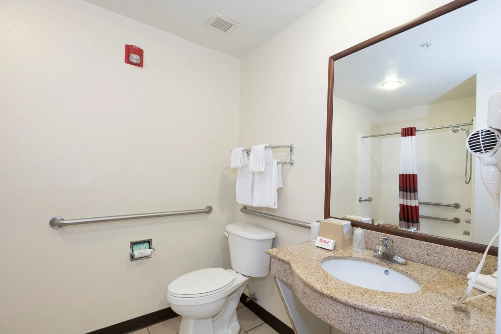 Red Roof Inn & Suites Biloxi - Ocean Springs