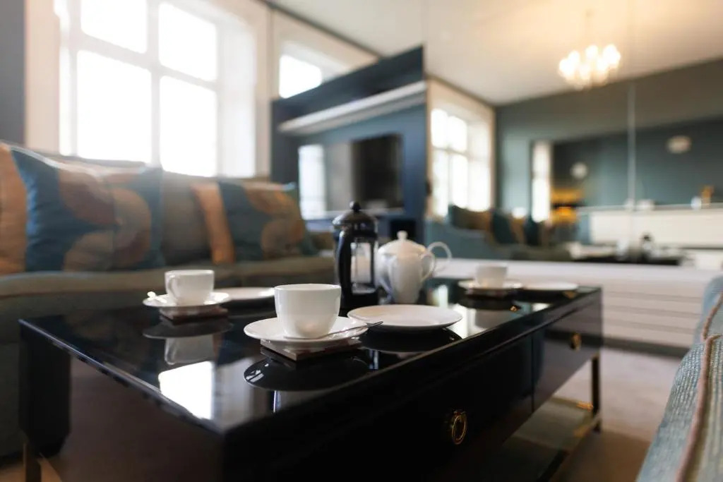 The Regency - Sea views and a modern art deco style interior