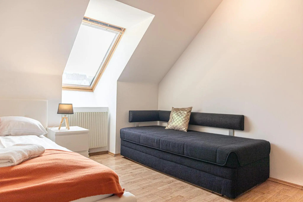 Lovely 2 Apartments - Suitable for Long Stays