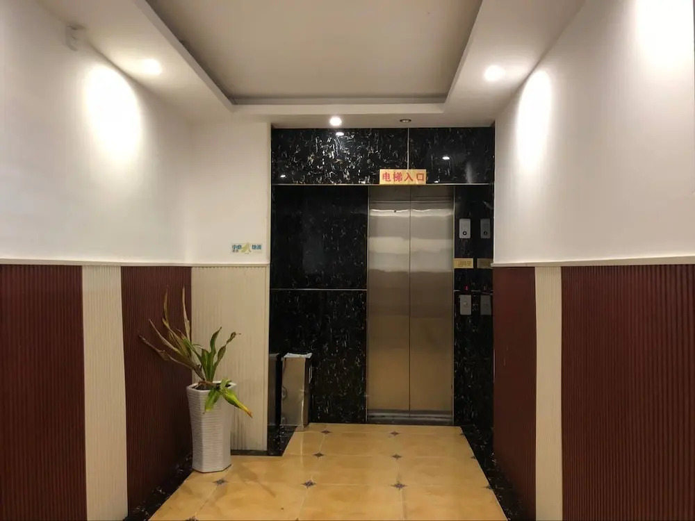 Xiandai Huayuan Hotel