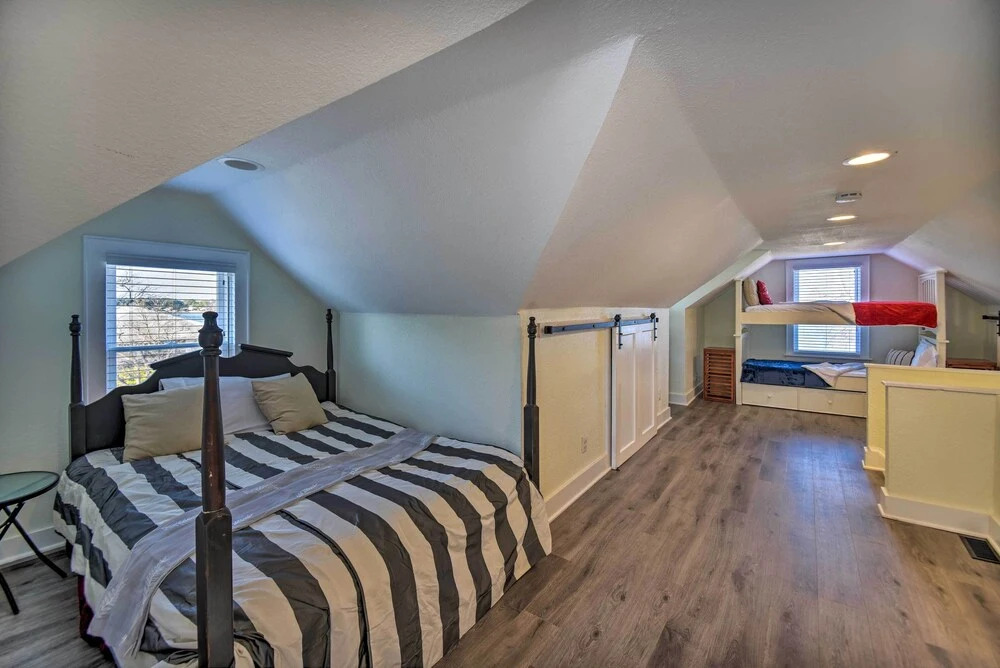 Portsmouth Waterfront Vacation Rental w/ Deck