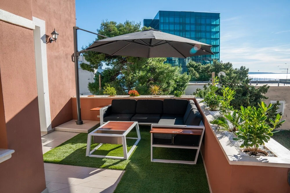 Luxury Apartment Eqanimity