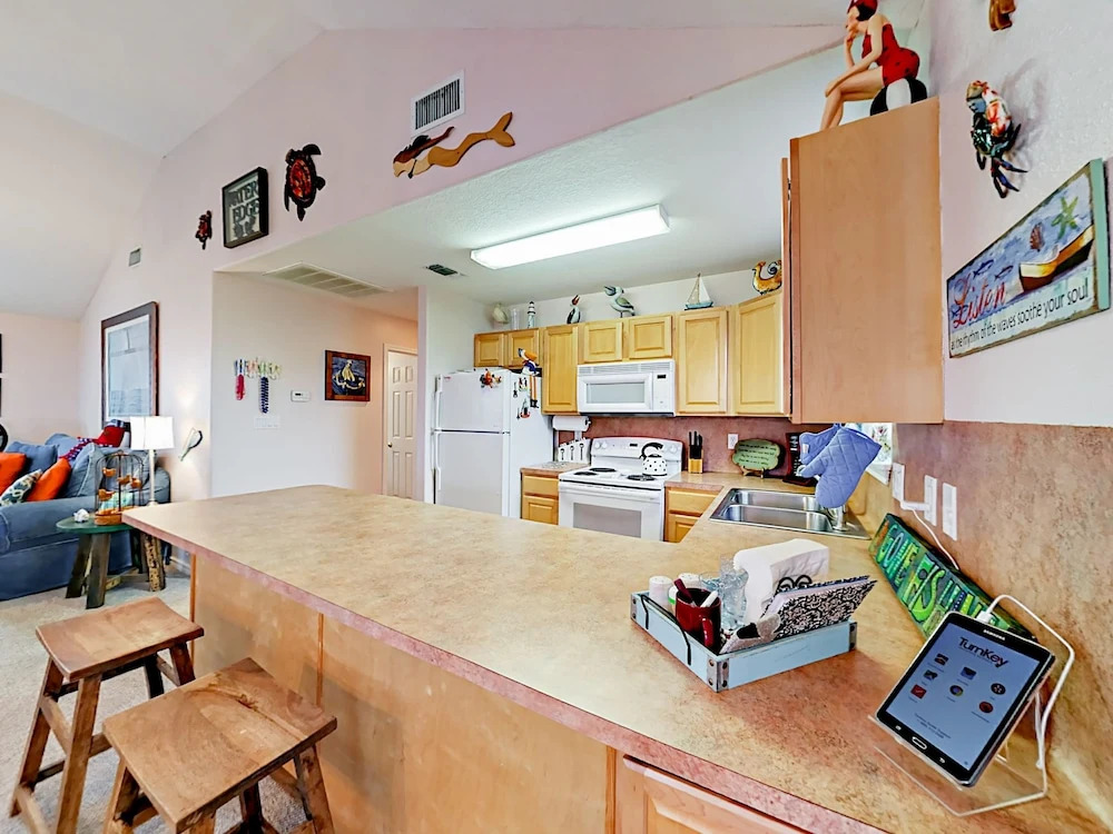 4130 Hardin Drive Cottage 3 Bedrooms 2 Bathrooms Cottage