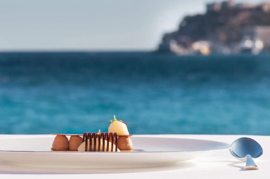 Monte-Carlo Beach