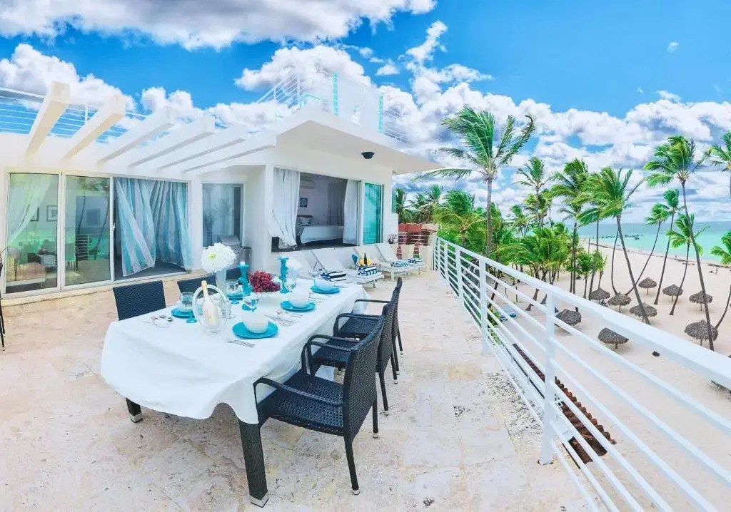 Incredible 4BR Beachfront Penthouse with Ocean View