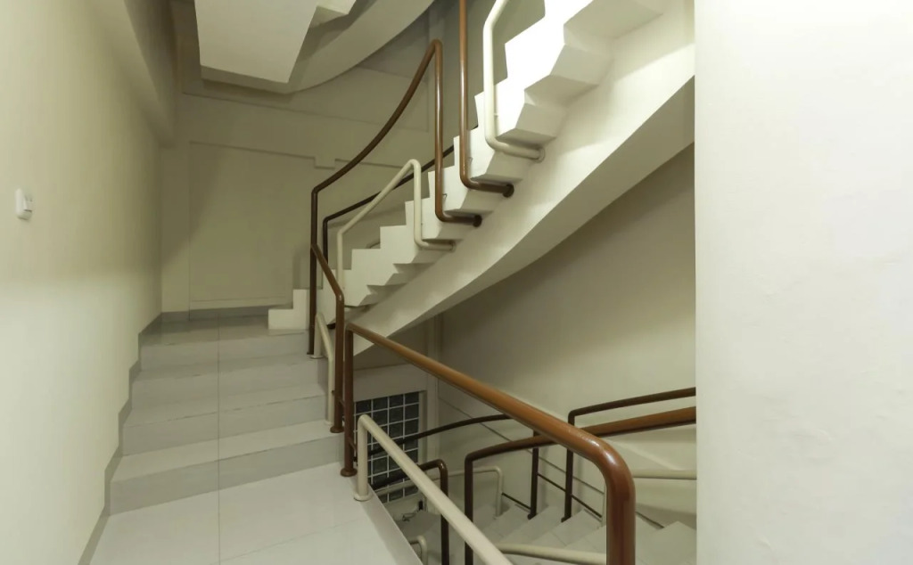 RedDoorz Plus near Harmoni Gajah Mada