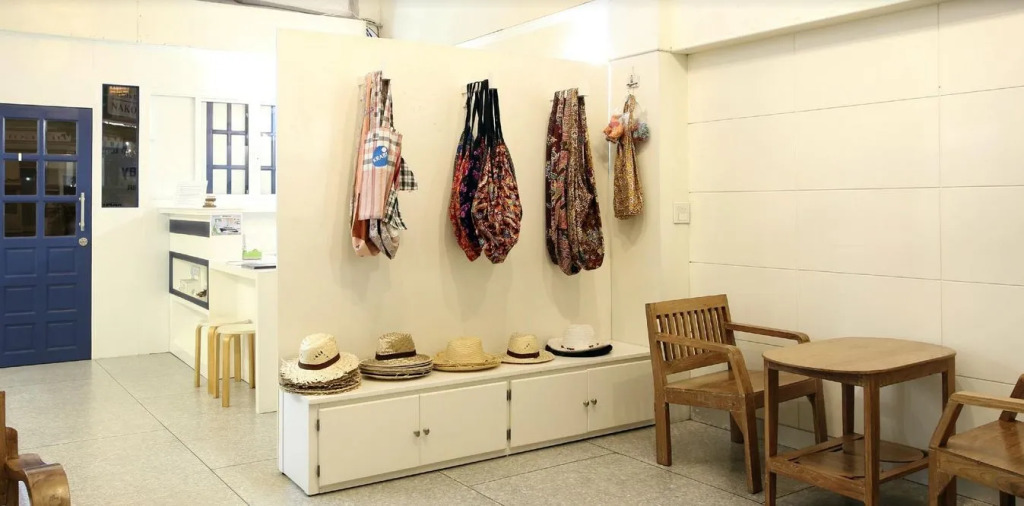 The I Talay Room & Souvenir Guesthouse