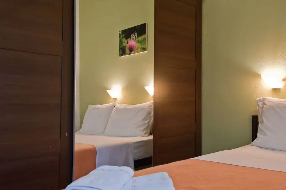 Kamares House Apartments & Studios