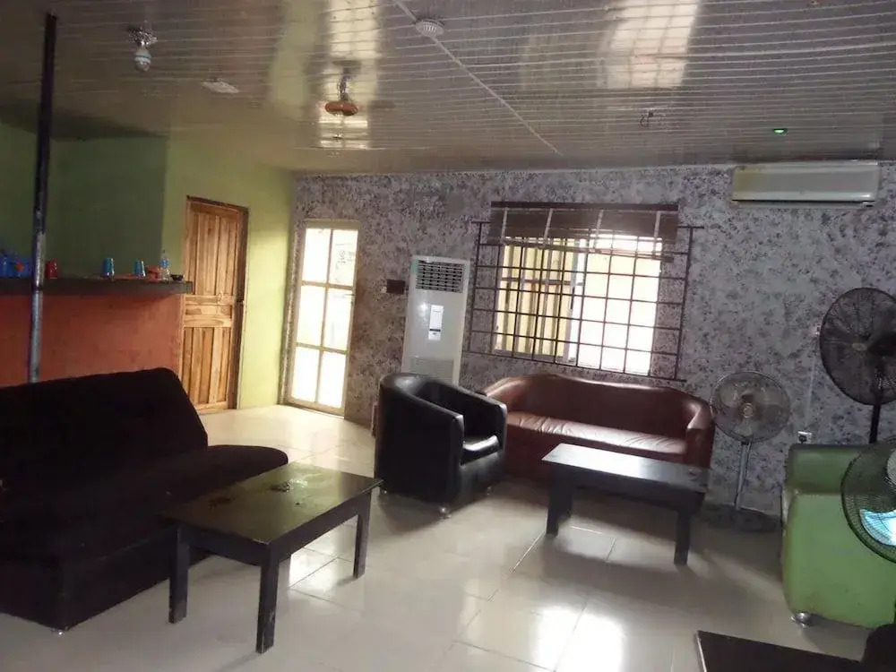 Phadis Hotel