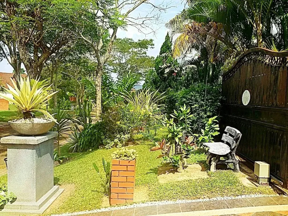 Teshar Gardens