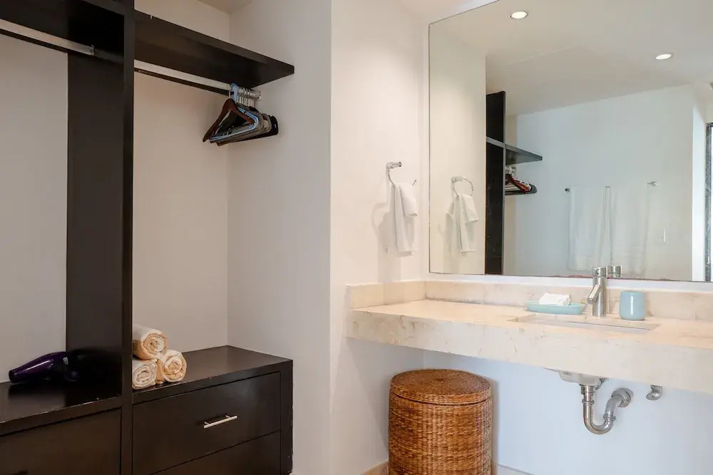 Elements Penthouse 21 3 Bedroom Condo by RedAwning