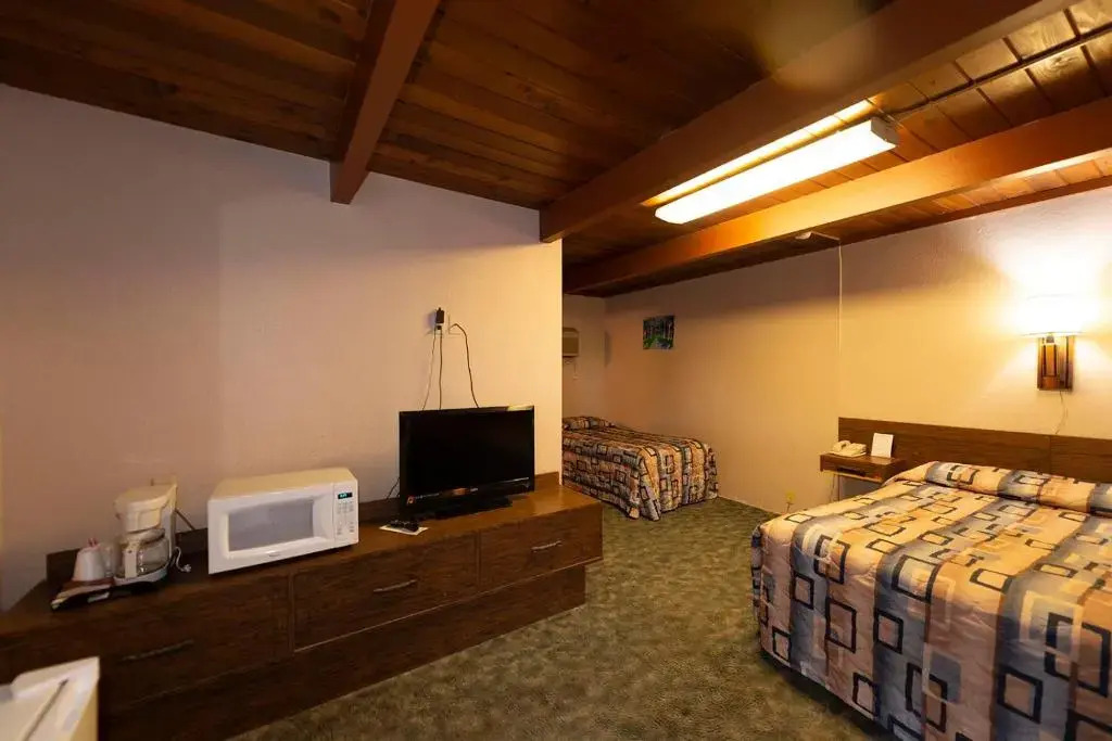 Cedar Inn