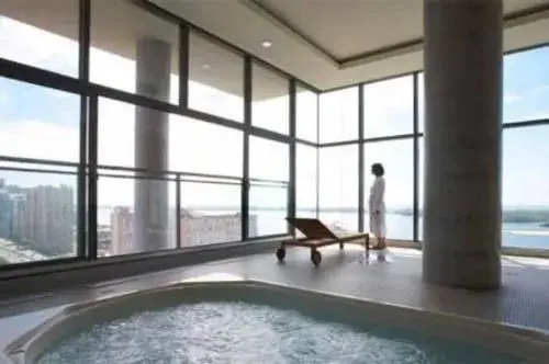 Life Suites Rogers Centre