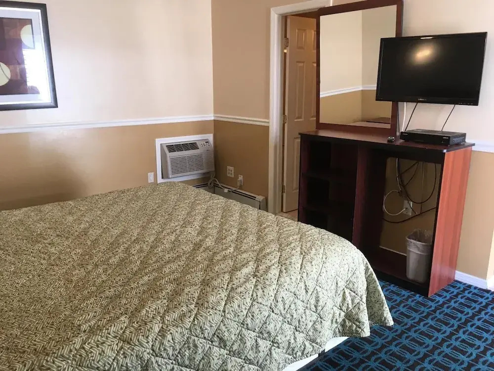 Shirley Motel