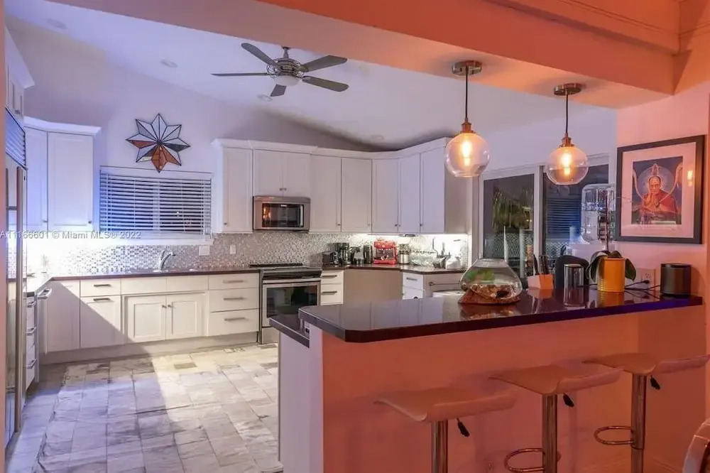 Villa Hashmi Luxury 5BD & 5BA Retreat on North Bay Island