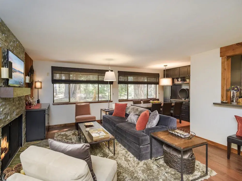 1000 Lakeshore Blvd Condo Unit 4 2 Bedrooms 2 Bathrooms Condo