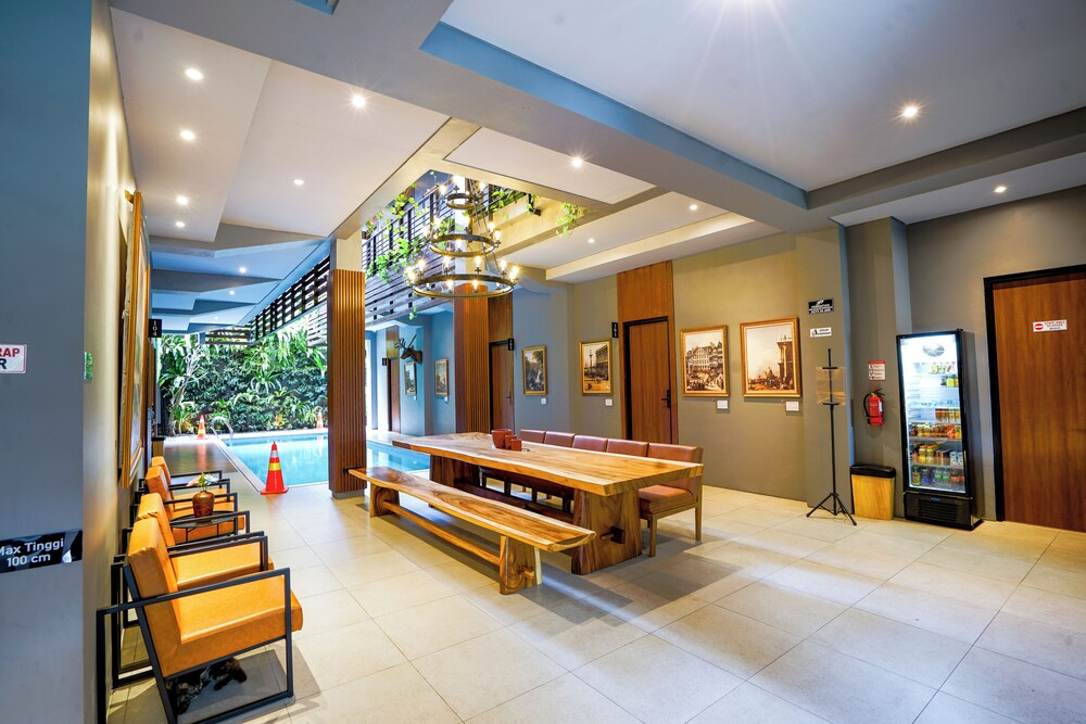 Hebe Hotel, Hostel & Hospitality Network