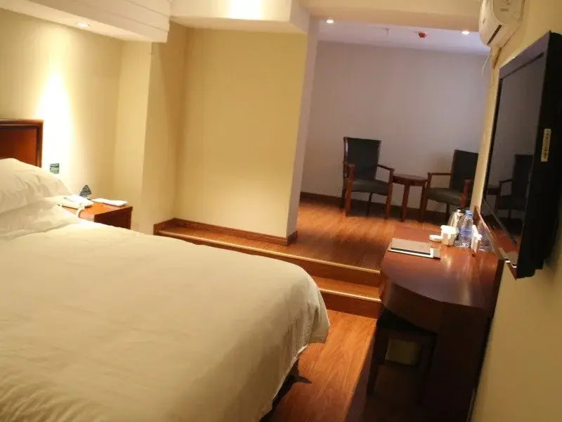GreenTree Inn ShanDong JiNan East WenHua Road Taishan Technology Mansion Express Hotel