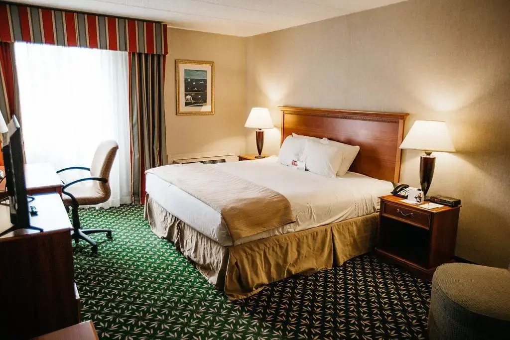 Mystic River Hotel & Suites