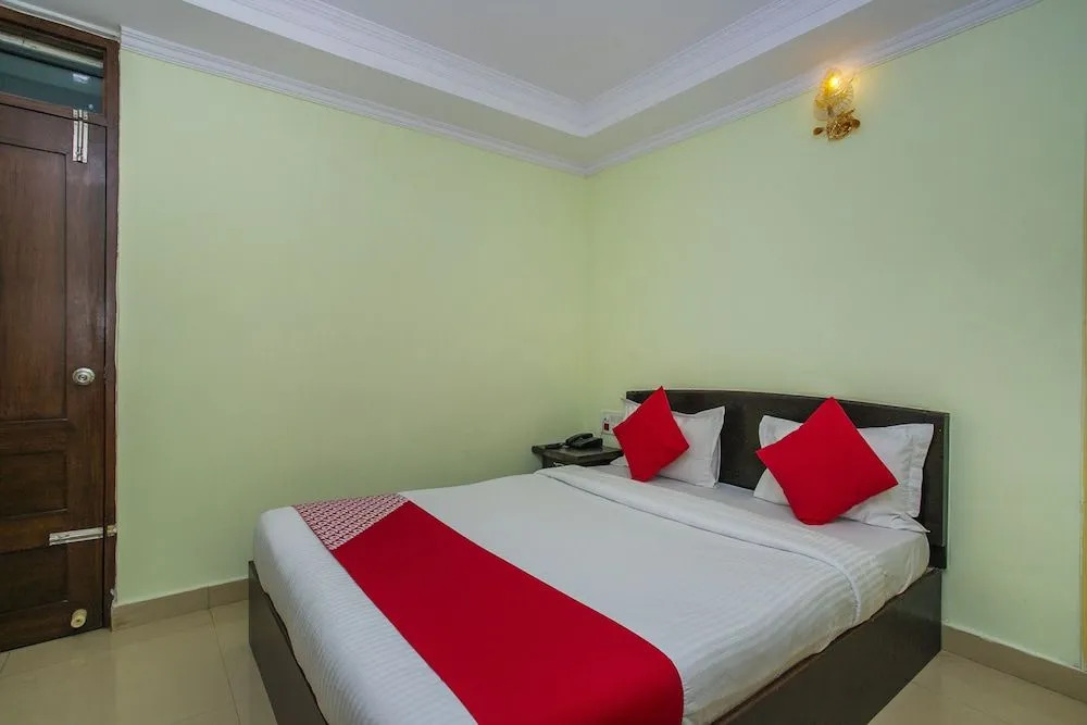 OYO 25121 Bns Lodge